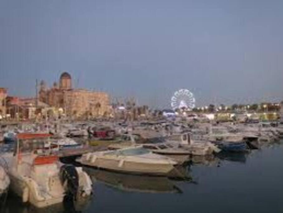 شقة Votre Sejour Cosy A Frejus! المظهر الخارجي الصورة